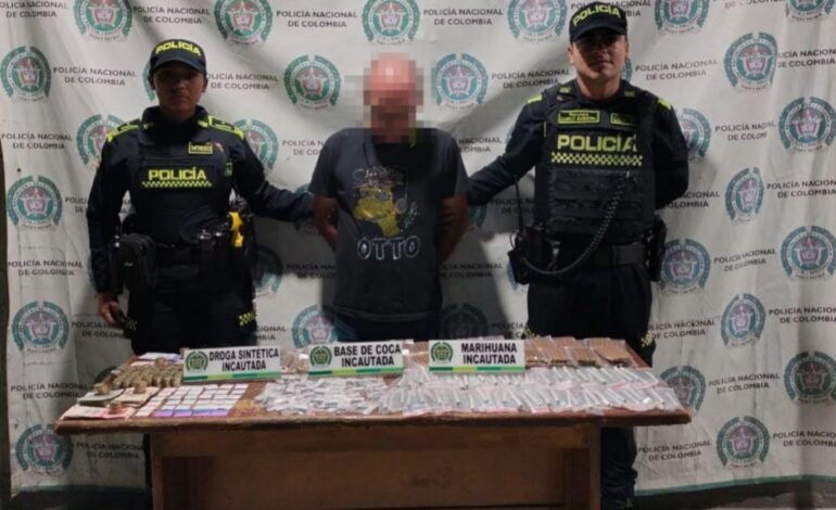 Operativo policial en El Poblado deja una captura y la incautación de 50 paquetes de marihuana, además de sanciones a establecimientos comerciales.