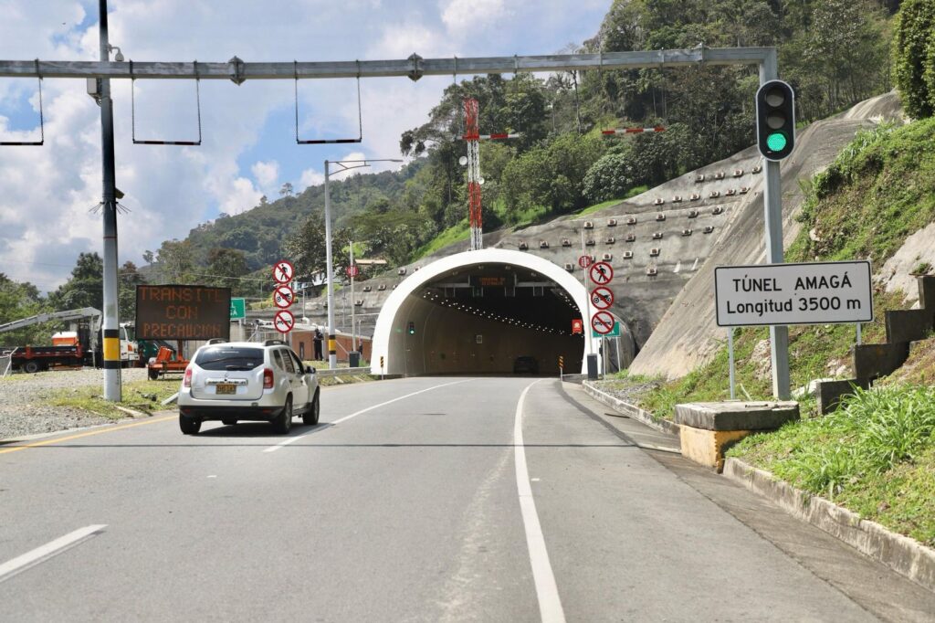 Pacífico-1 - tramo-Amagá-Titiribí - Unidad-Funcional-2 - vías-4G-Antioquia - infraestructura-vial-Colombia