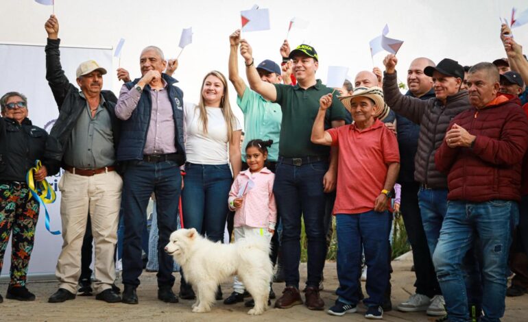 Alcalde de Marinilla entrega 3.4 km de placa huella y anuncia 4 km más