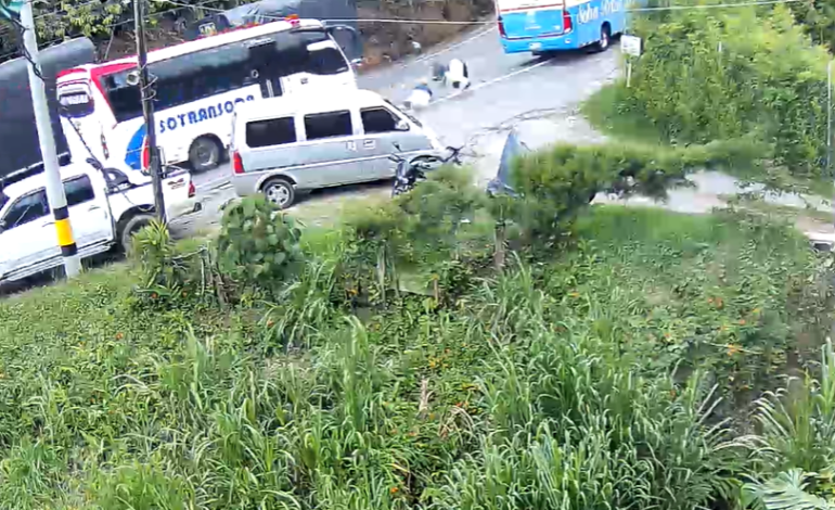 Un muerto y un herido tras accidente entre motocicleta y bus en vía Don Diego–La Ceja