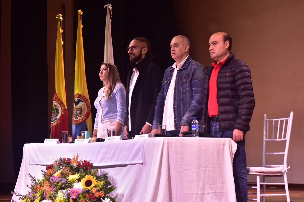 esión de la Comisión de Ordenamiento Territorial discutiendo el Área Metropolitana del Valle de San Nicolás