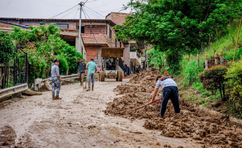Medellín enfrenta la emergencia invernal con operativos intensivos de limpieza y rehabilitación