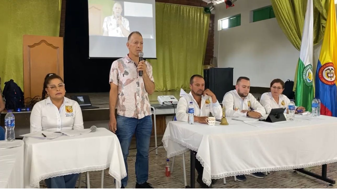 Sesión histórica del Concejo de Abejorral en Pantanillo, acercando la participación ciudadana.