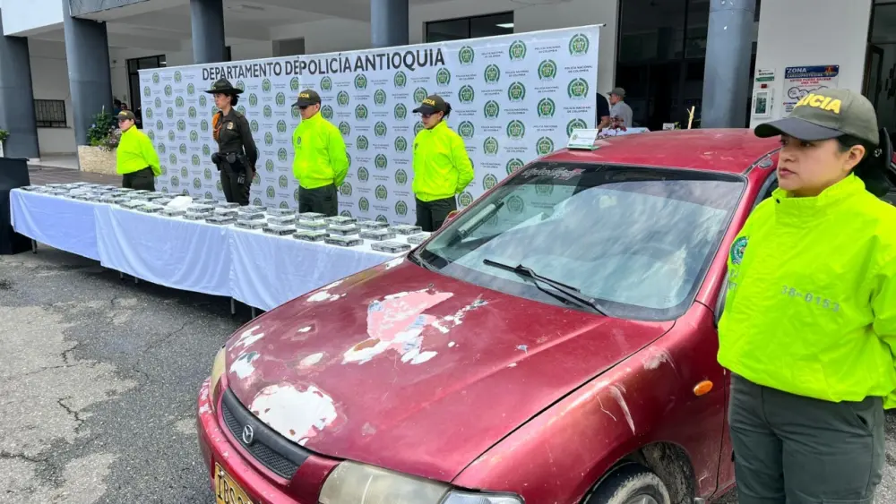 Incautan 51,4 kg de cocaína en El Santuario. La droga pertenecería al Clan del Golfo y su destino era EE. UU. y Europa.