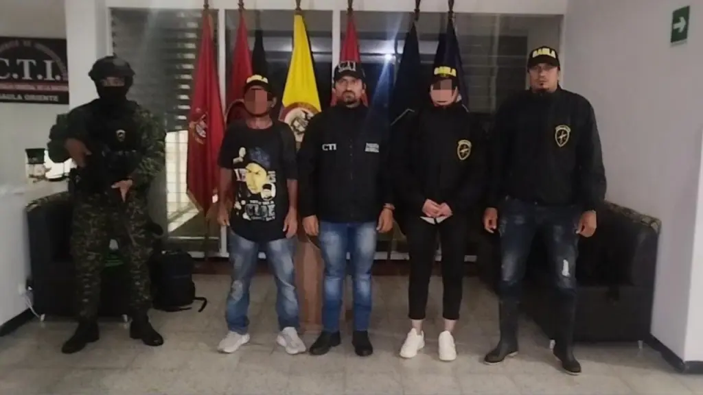 oldados del Ejército rescatan víctimas de secuestro en zona rural de Granada, Antioquia.