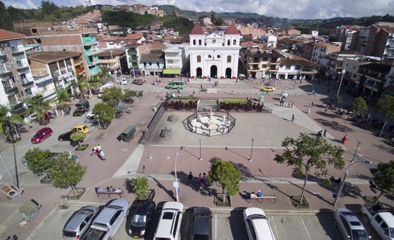 Alcaldía de El Santuario abre convocatoria de empleo “Sin palanca” para profesionales locales