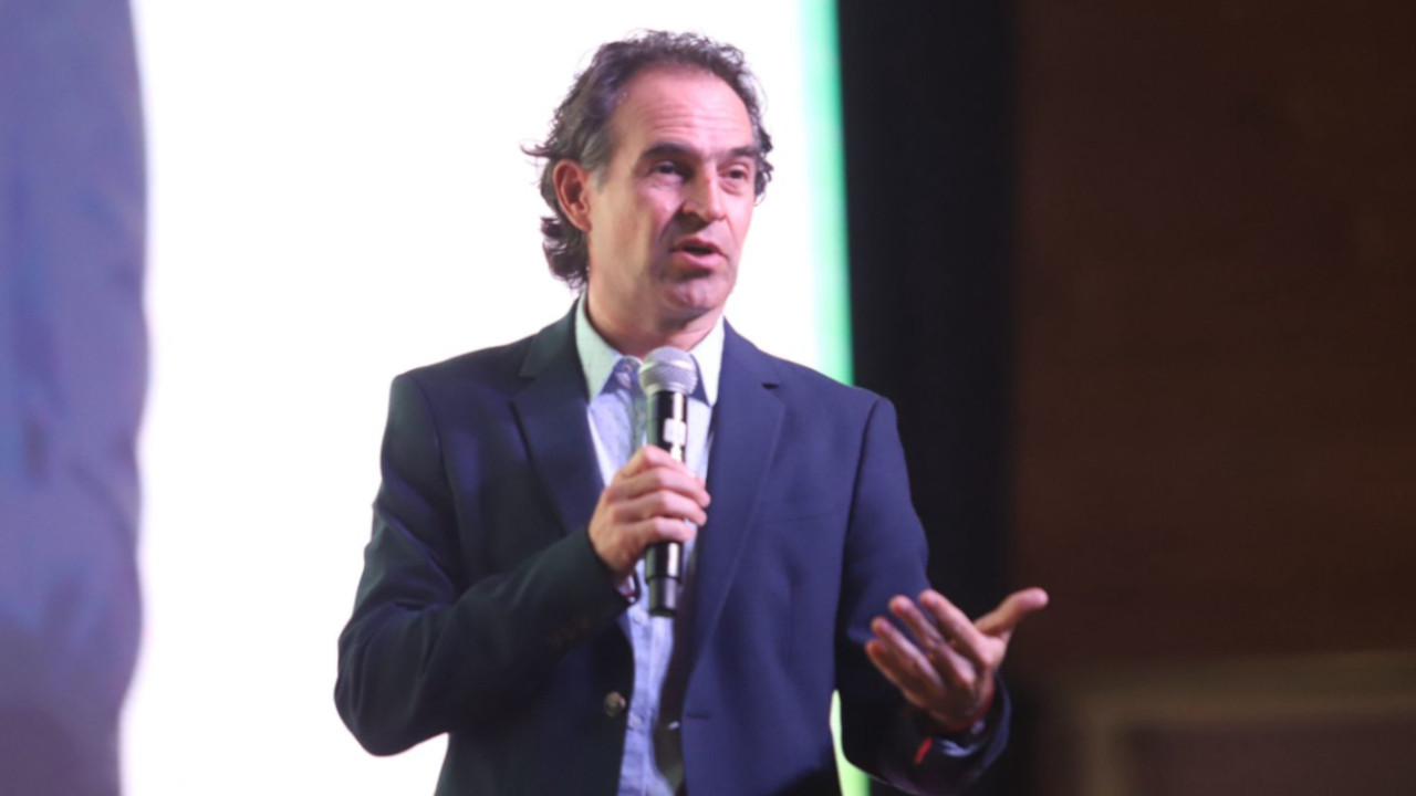 Fico Gutiérrez anuncia que seguirá como alcalde de Medellín hasta 2027