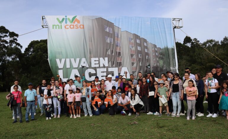 Antioquia lanza el Mes de la Vivienda VIVA Mi Casa 2025 con 6.761 soluciones, empleo, CrediSub y energía solar.