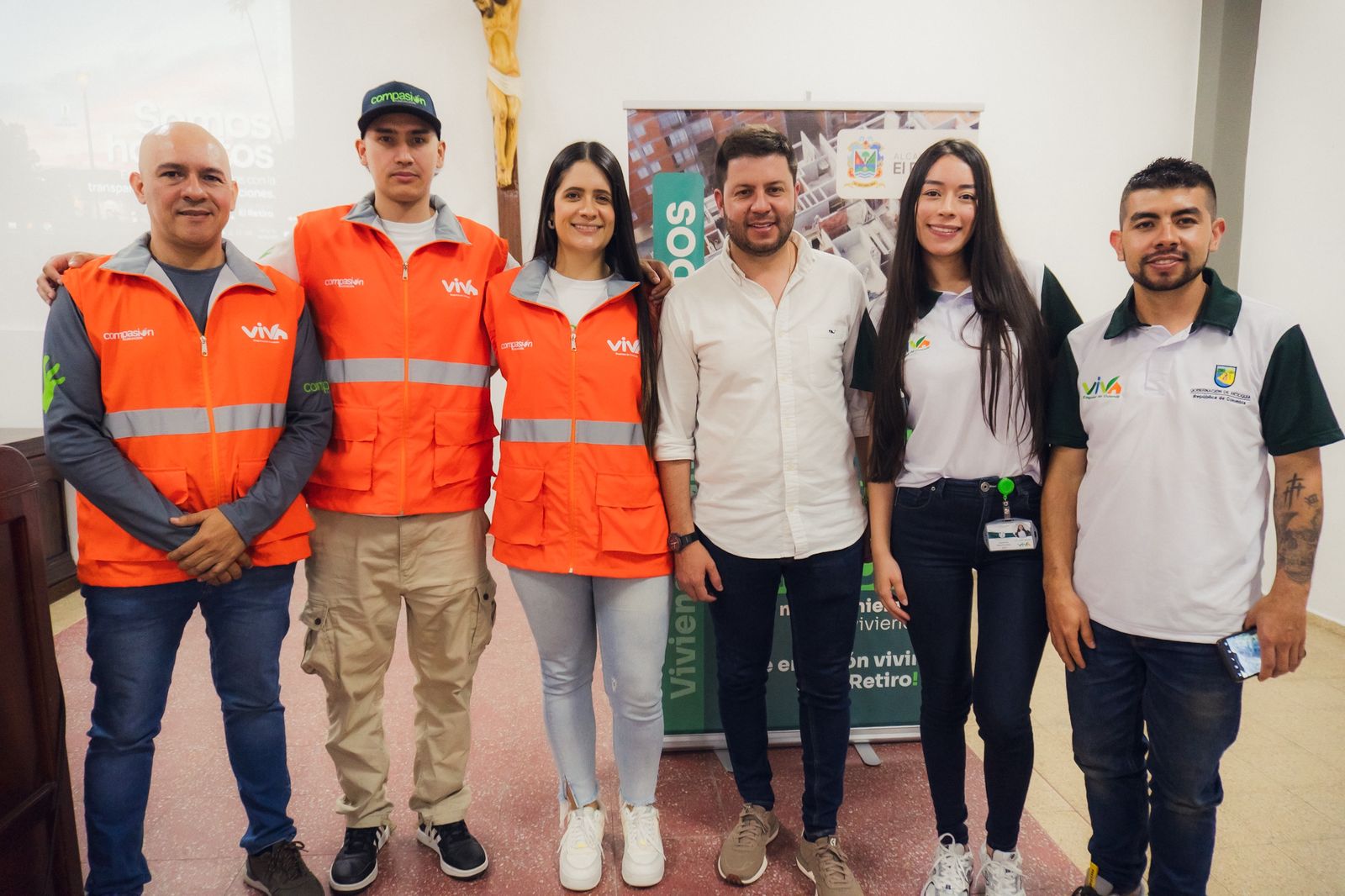 Entrega de mejoramientos de vivienda a familias en El Retiro, convenio VIVA 2025