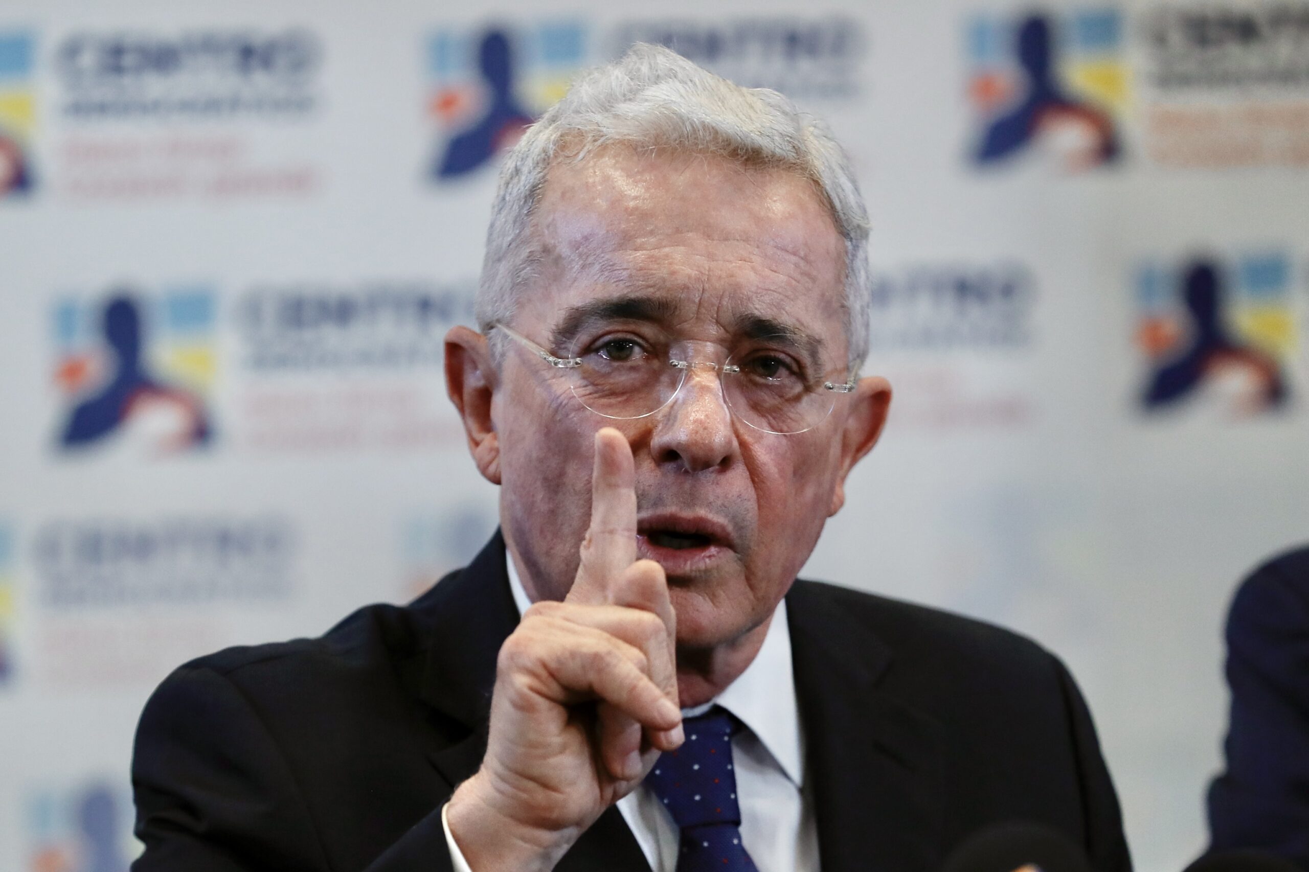 Corte Suprema confirma que Álvaro Uribe seguirá en libertad