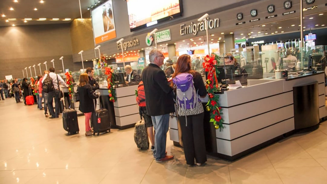 ¿Vas a viajar a Europa? Cancillería entrega recomendaciones clave para ingresar a Europa sin visa