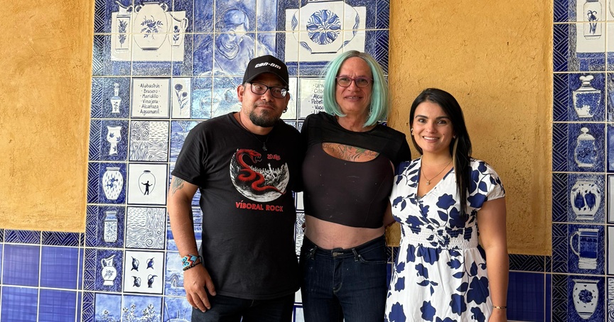 Brigitte Baptiste siembra árbol magnolio en El Carmen de Viboral como símbolo de regeneración ambiental