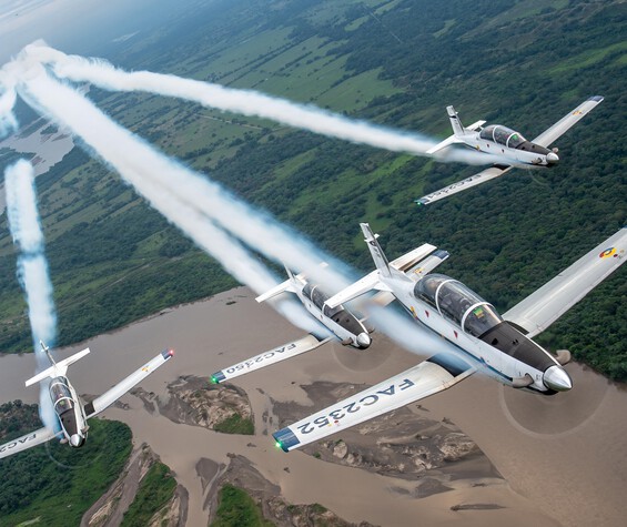 F-AIR 2025 traerá impresionantes shows acrobáticos a Rionegro: jets F-16, paracaidismo, helicópteros y maniobras militares sin precedentes.