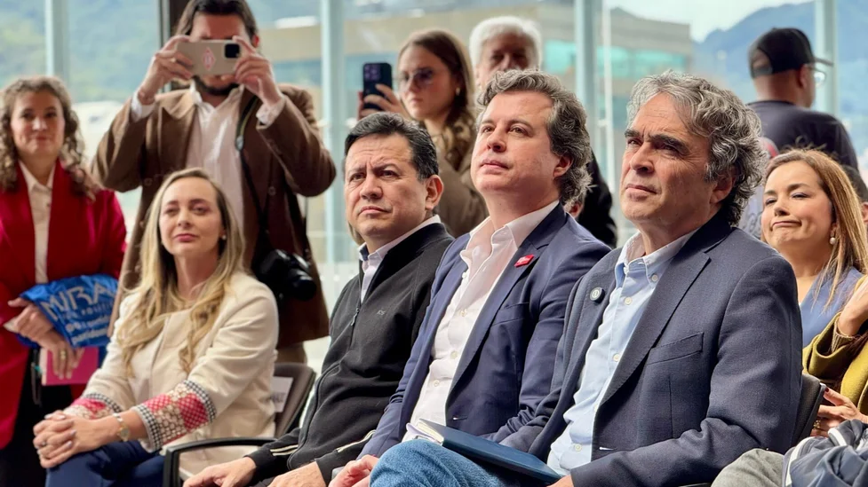 Nuevo Liberalismo, MIRA y Dignidad & Compromiso anuncian alianza electoral en Antioquia para 2026