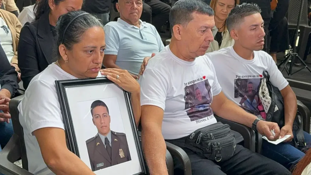 Gobernación de Antioquia rindió tributo a los 13 uniformados asesinados en Amalfi