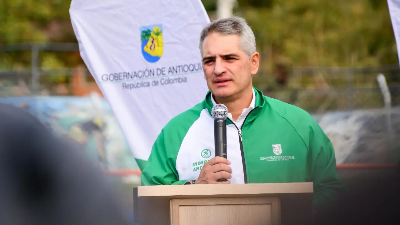 Gobernación y Alcaldía mejoran pista de patinaje para la comunidad en El Retiro