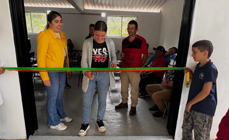 Infraestructura educativa mejorada en la vereda Llanadas, La Ceja.