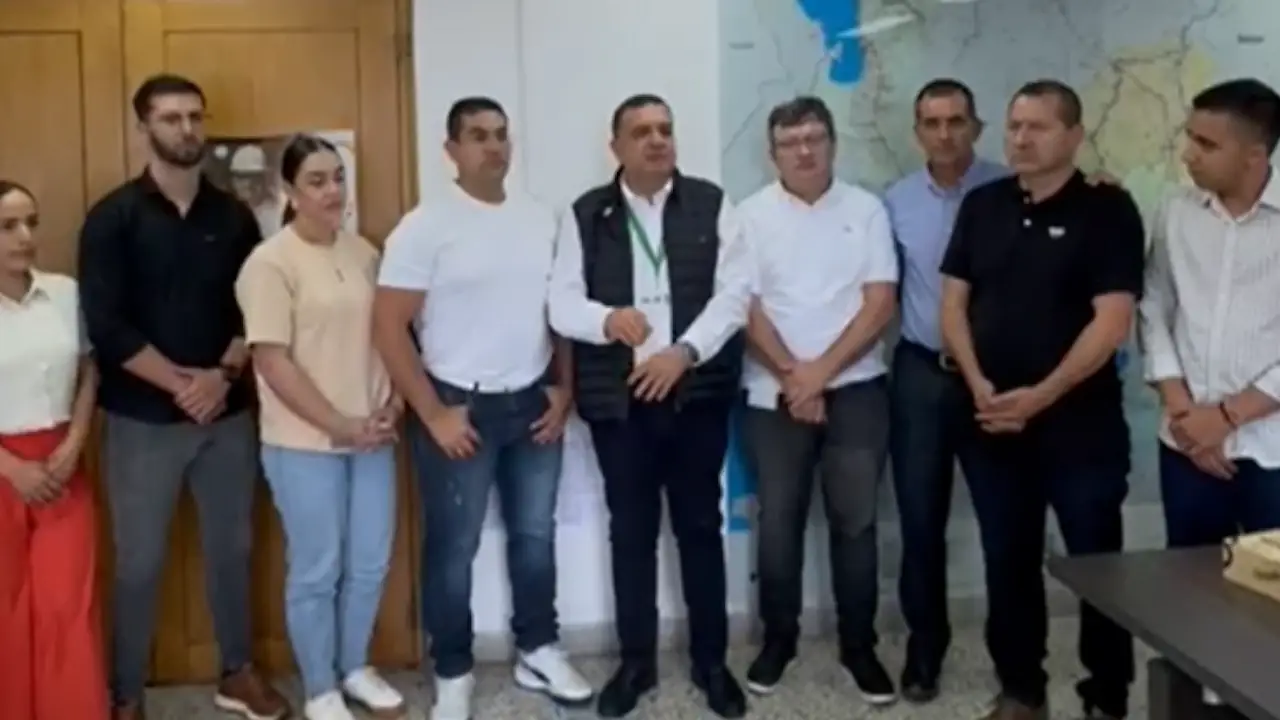 Alcaldía y Gobernación unen esfuerzos para mejorar infraestructura en El Santuario