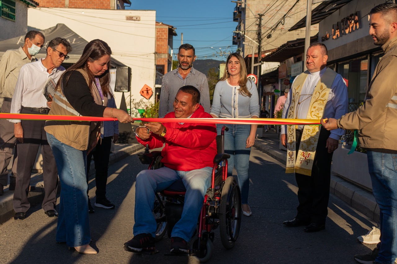 La Ceja entrega los nuevos andenes de la Calle 19: un polígono del cuidado que une cultura, educación y comercio