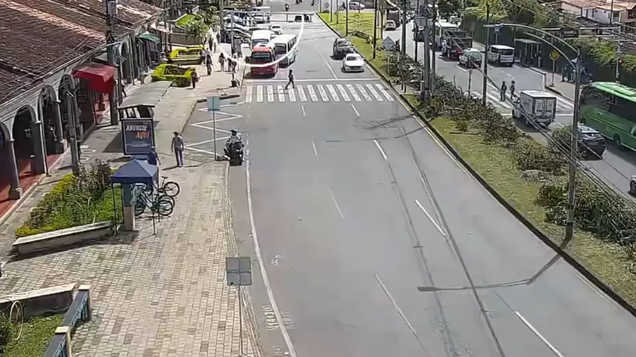Conductor arrolló a gestor vial en Rionegro y huyó del lugar