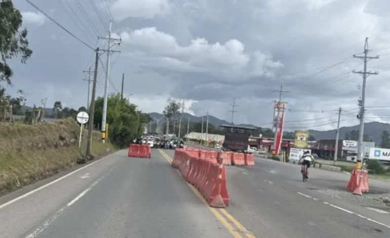Confirman cierre total en la vía La Ceja–Rionegro por daño en poste de energía