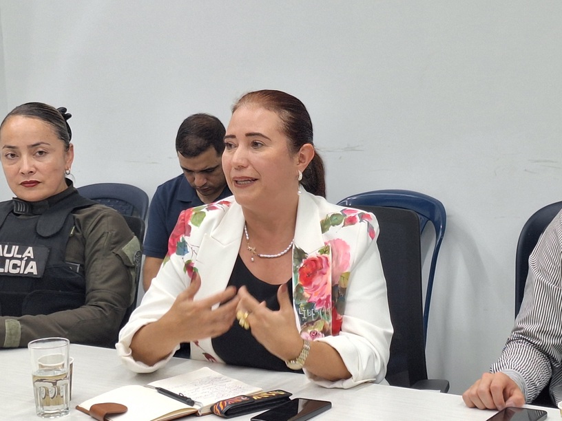 Autoridades de La Ceja y el Oriente Antioqueño durante el Encuentro de Seguridad para el sector floricultor.