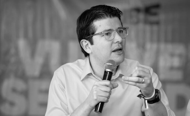 Adolescente que disparó a Miguel Uribe pasará siete años en centro especializado