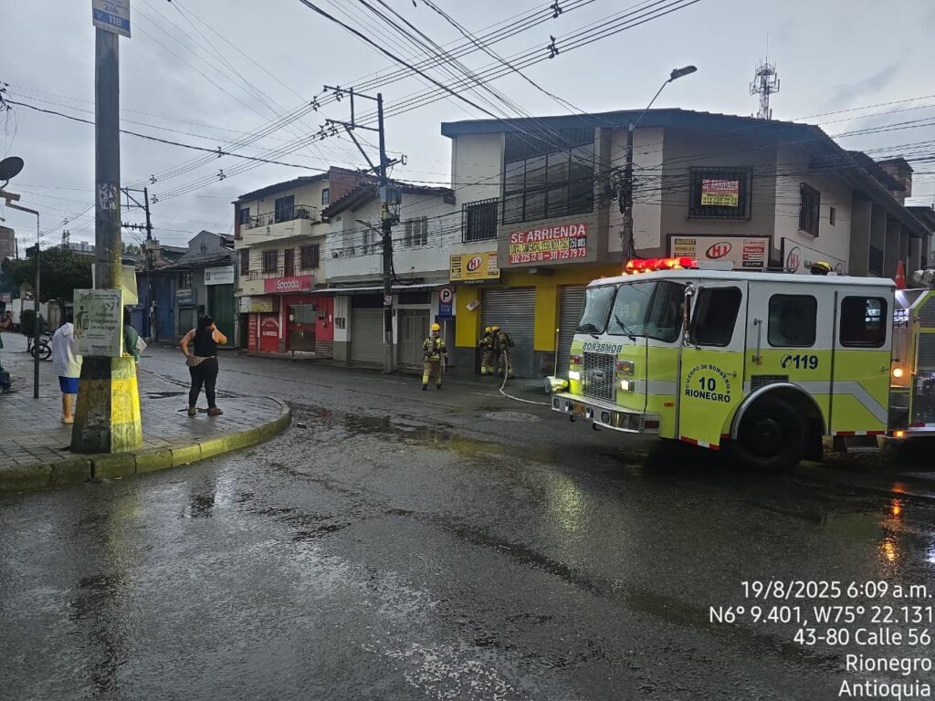 Fuga de gas en Rionegro controlada por Bomberos en la Plaza de Mercado