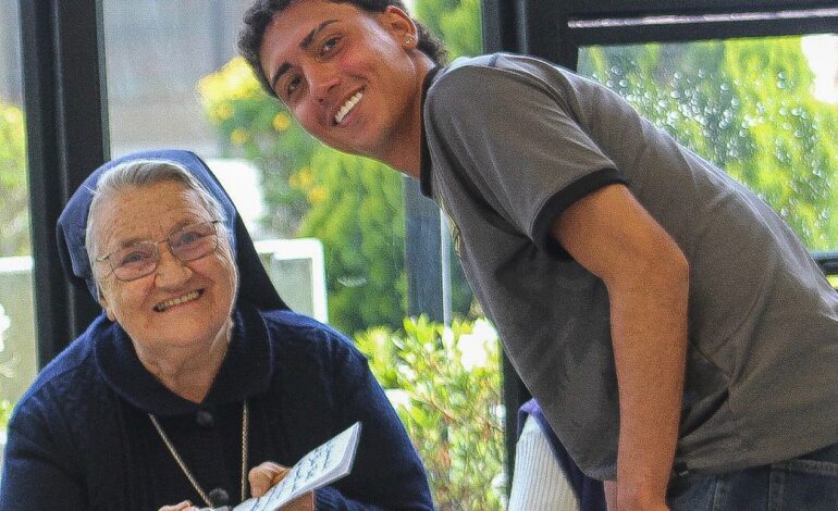Águilas Doradas visitan Casa María Drosthe en Rionegro como parte de su compromiso social en Antioquia.