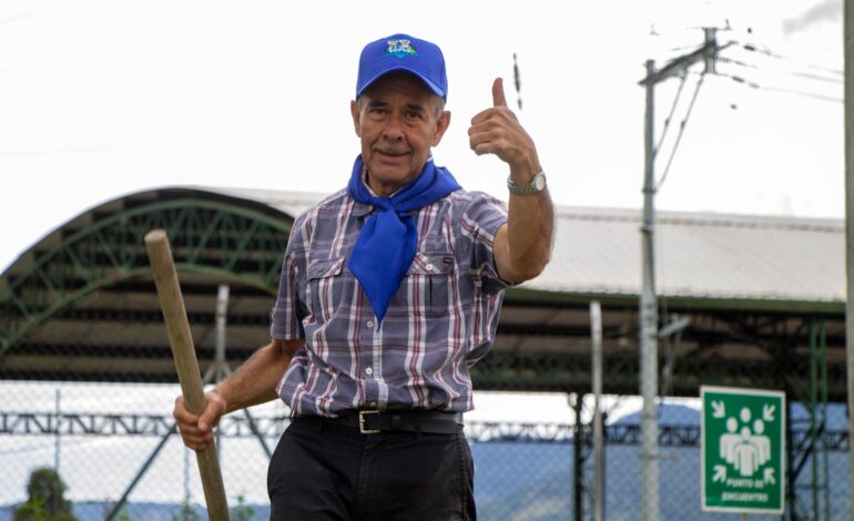 Adultos mayores de La Ceja se graduaron como “Súper Abuelitos”, guardianes del planeta y líderes ambientales.