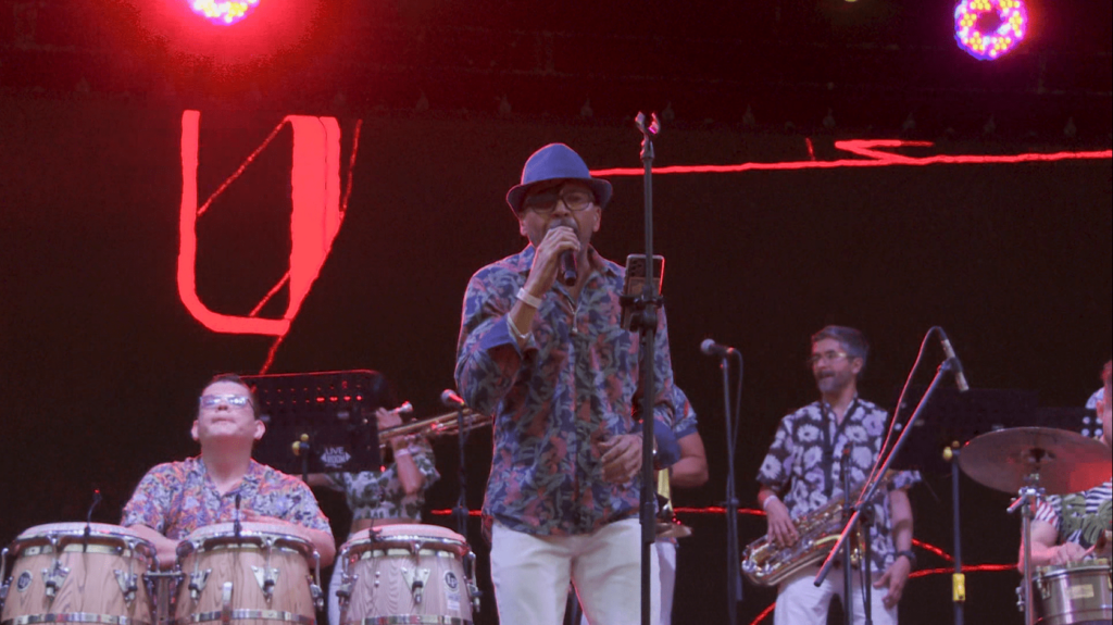 🎉 ¡Fin de semana a ritmo de Feria de las Flores! Medellín se llena de música con los tablados populares este sábado y domingo en Santa Elena, Guayabal, Aranjuez, Palmitas y más.