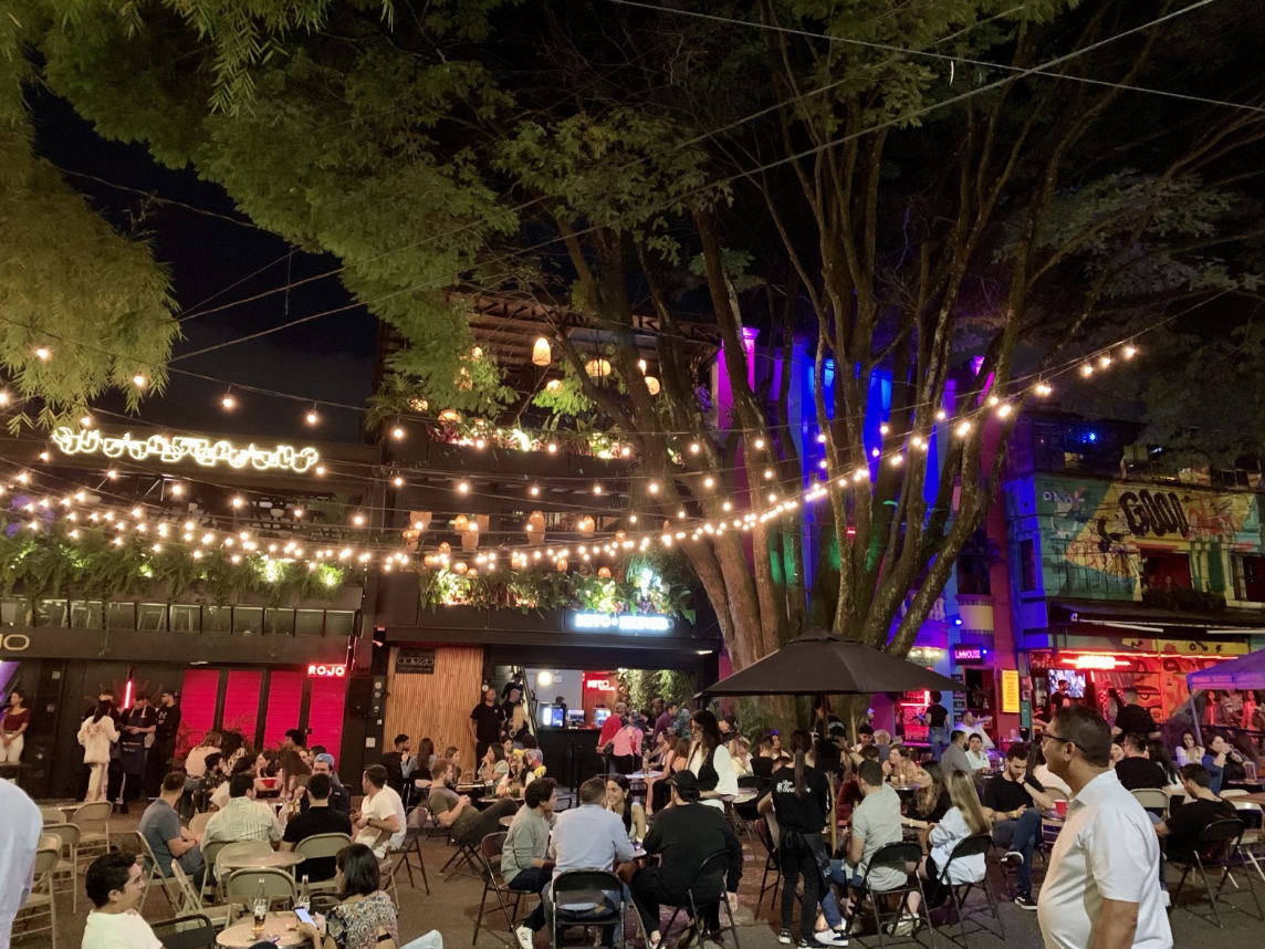 Medellín amplía horario nocturno durante la Feria de las Flores 2025 para impulsar economía y turismo