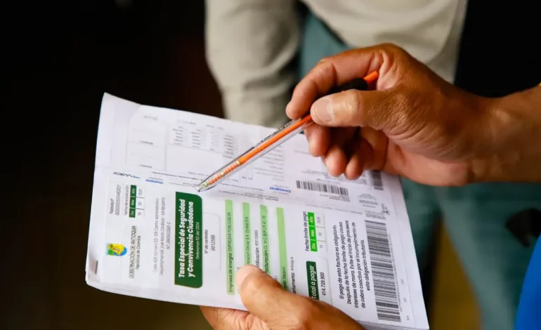 Antioquia prepara segundo ciclo de facturación de la Tasa de Seguridad y entrega dotación a soldados