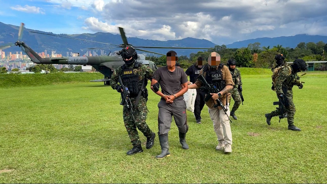 Tras combate, Ejército captura a presunto guerrillero con armas y material de intendencia