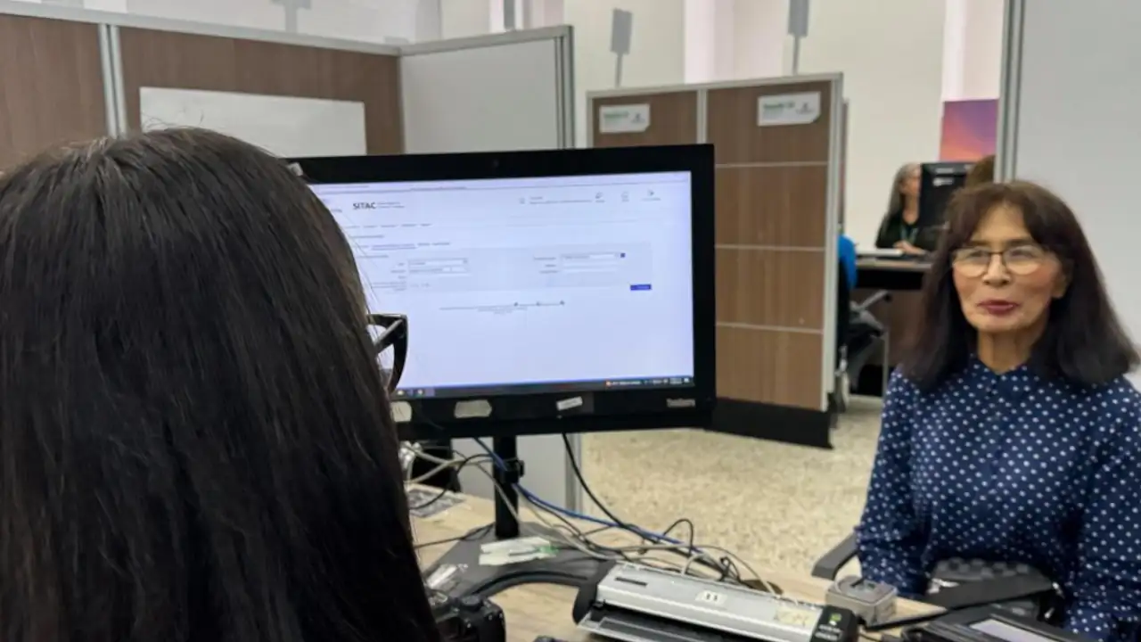 Adultos mayores de 62 años pueden sacar pasaporte sin cita hasta octubre