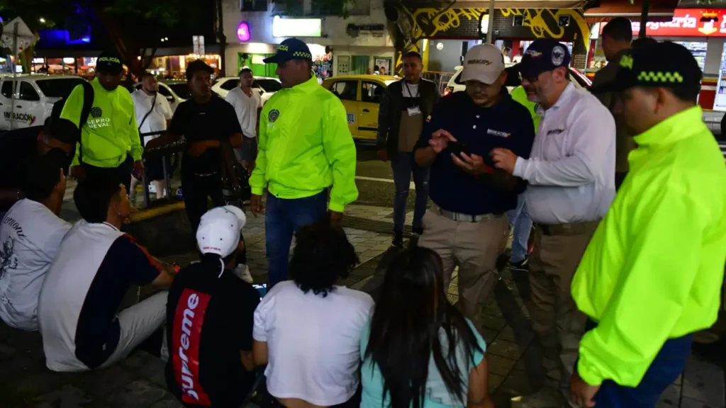 Bebés entre 1 mes y 5 años eran usados para pedir limosna en zonas turísticas de Medellín; capturaron a los presuntos responsables