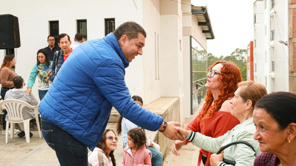 En Marinilla entregan un kilómetro de andenes y anuncia ampliación de la red peatonal