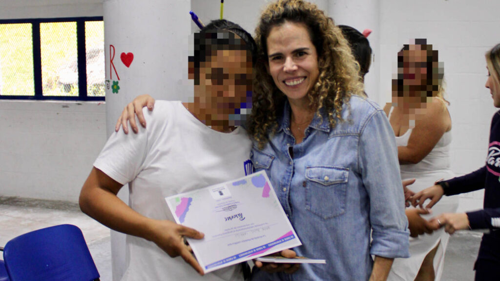 En Medellín, hubo graduación de 100 internos de la cárcel El Pedregal dentro de programa de resocialización