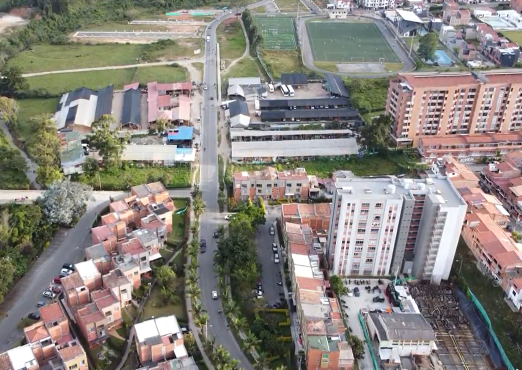 Alcaldía de El Carmen de Viboral inició instalación de alumbrado público en la vía Circunvalar