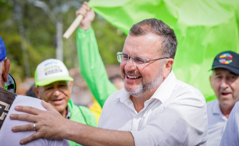 Alcalde de Rionegro, Jorge Rivas, tras cirugía de apendicitis en Clínica Somer