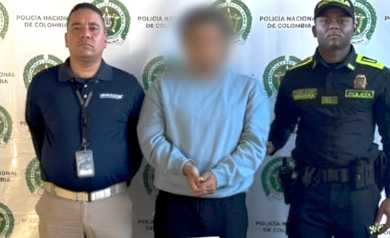 Detienen en aeropuerto de Rionegro a hombre buscado por delitos financieros