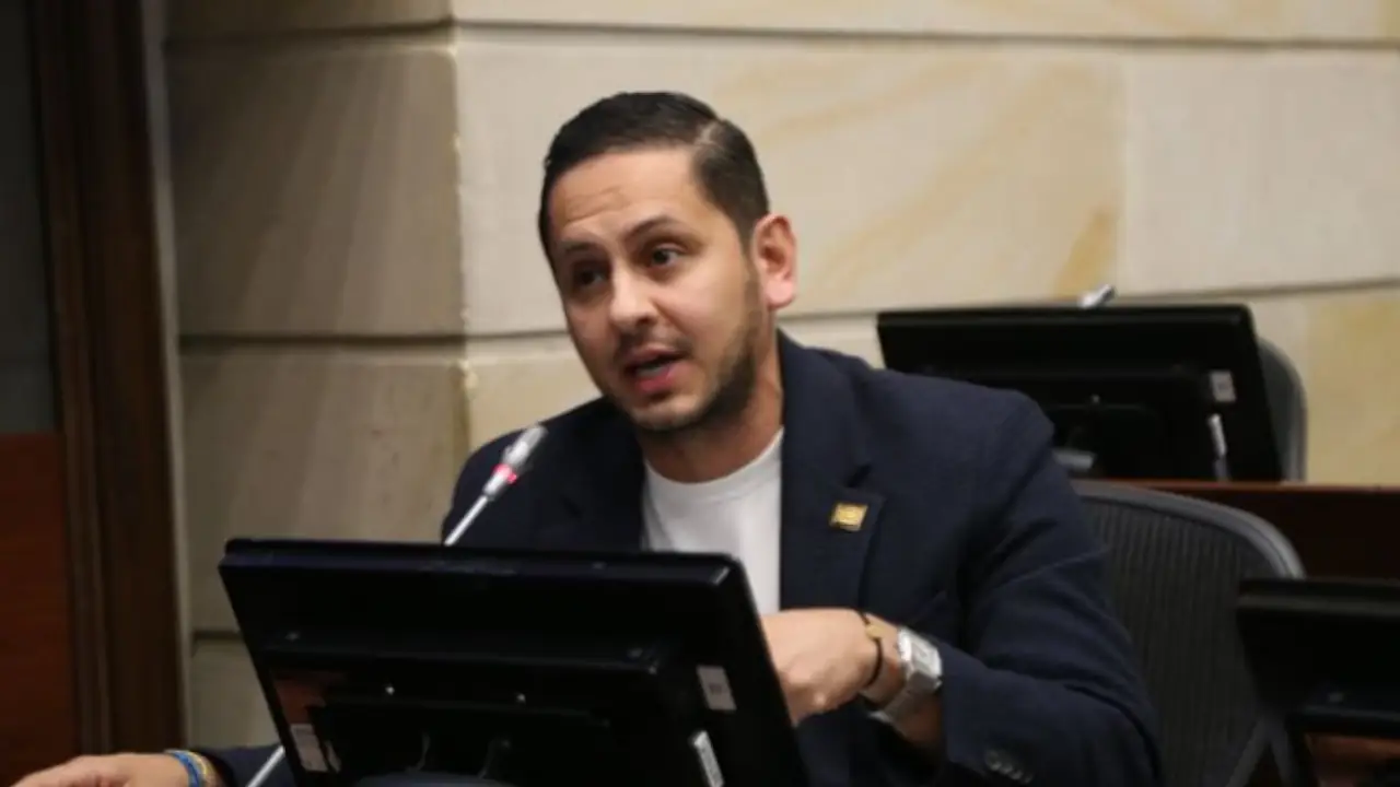 El senador Esteban Quintero sale en defensa del Gobernador de Antioquia tras polémicas interceptaciones