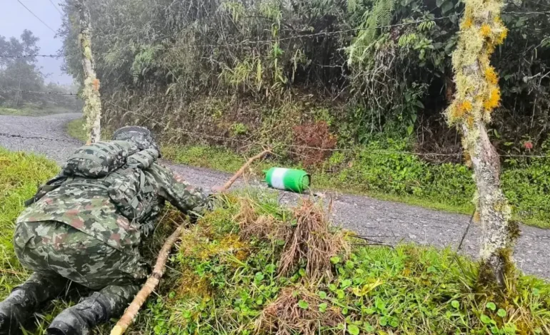 En Antioquia, el Ejército encontró y detonó un cilindro bomba antes de que causara una tragedia