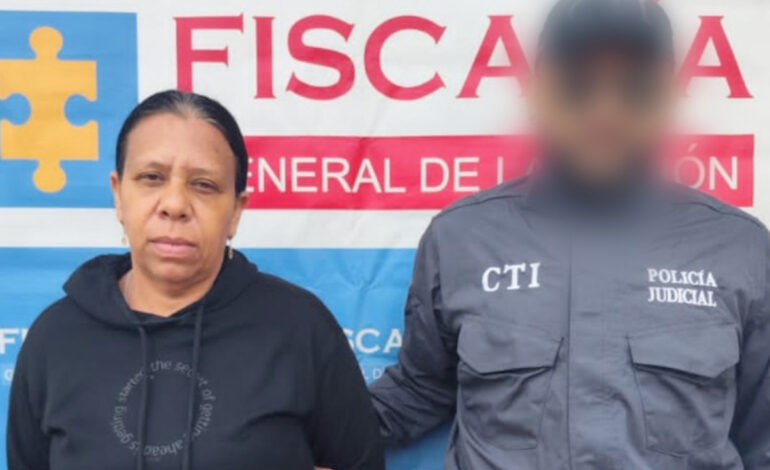 Profesora de preescolar detenida por presuntos abusos a niñas en Antioquia