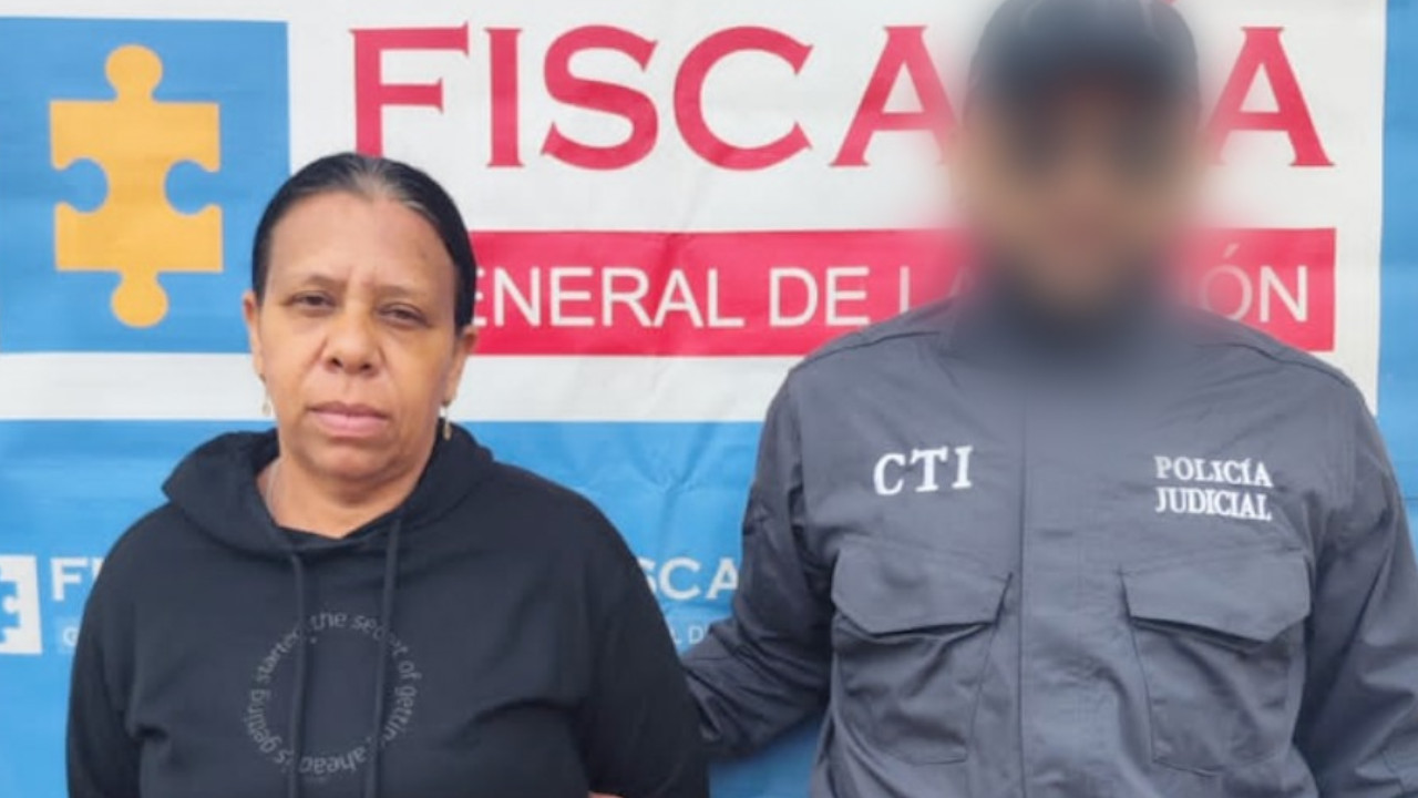 Profesora de preescolar detenida por presuntos abusos a niñas en Antioquia