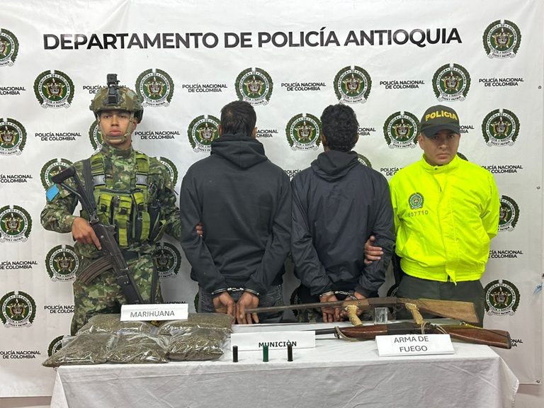 Capturan a dos hombres con armas y marihuana en Sonsón, vereda El Bosque