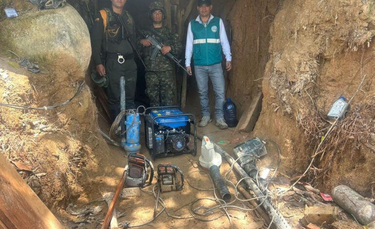 Cornare y la Fuerza Pública realizan operativo contra la minería ilegal en San Carlos.