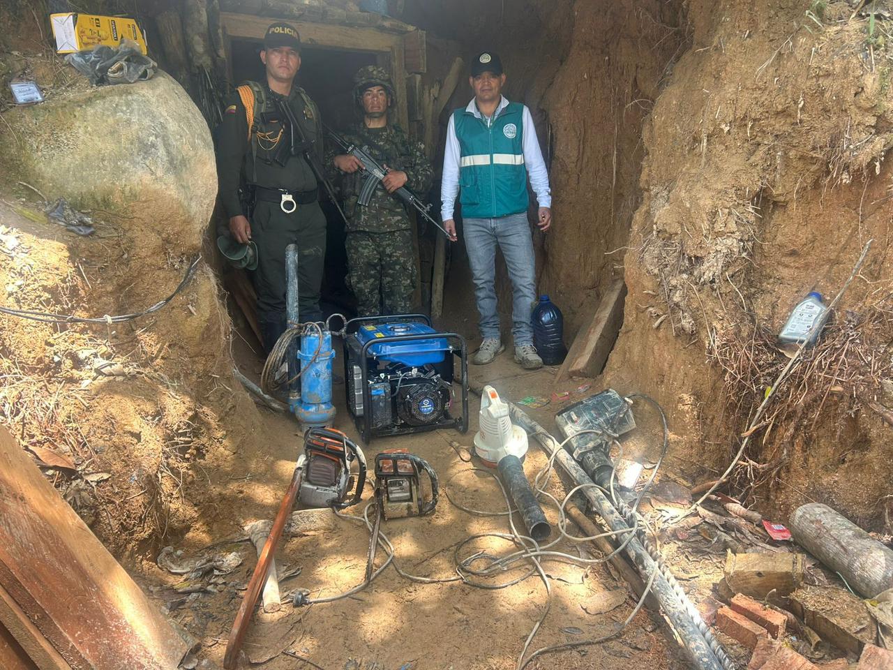 Golpe a la minería ilegal en San Carlos: suspenden actividades en las veredas La Aguada y La Holanda