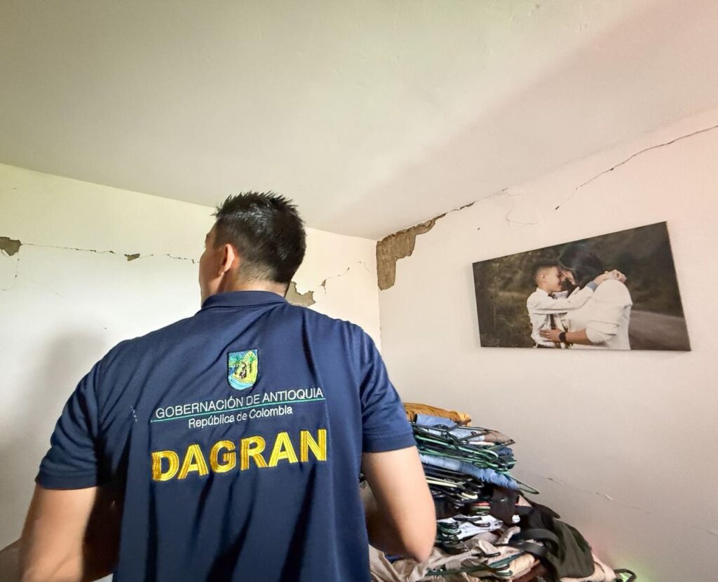 Dagran evalúa daños en viviendas de Frontino tras sismos con epicentro en Uramita