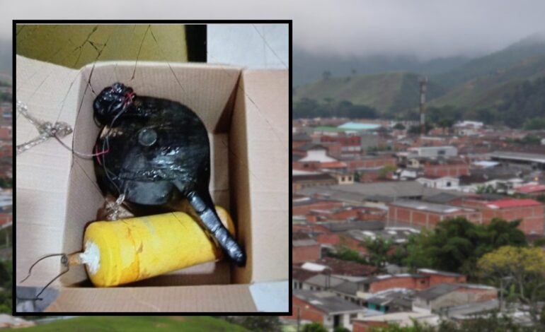 En Antioquia, dos presuntos guerrilleros fueron capturados por dejar caja con explosivos cerca de estación de policía